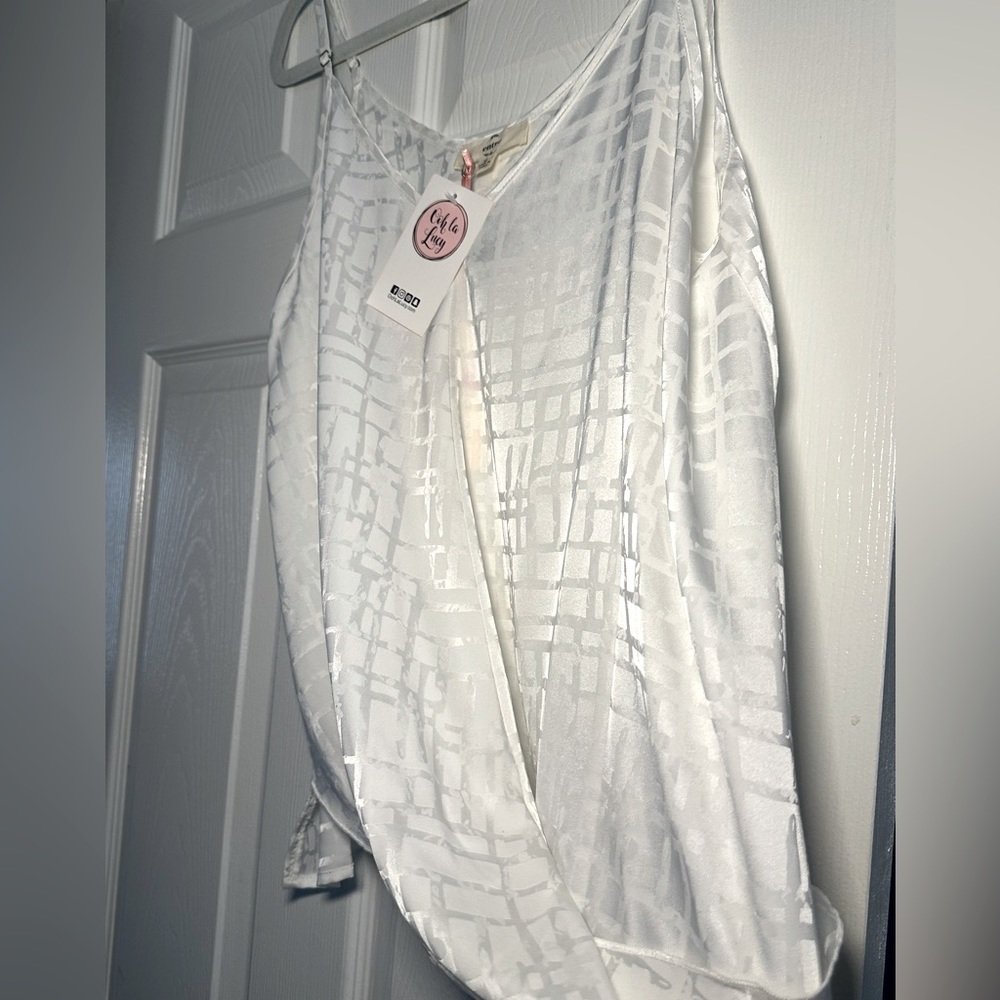 Upscale white tank . NWT.